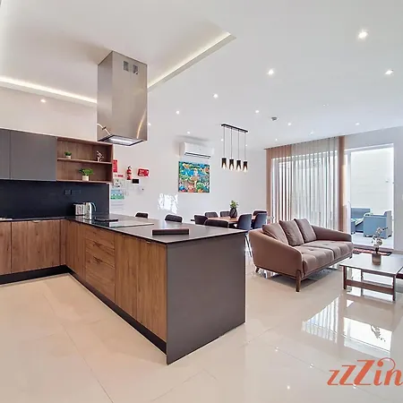 Rooftop Oasis With Plunge Pool & Bbq