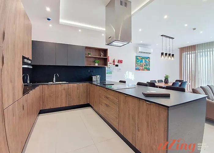 Case de vacanță Rooftop Oasis With Plunge Pool & Bbq *