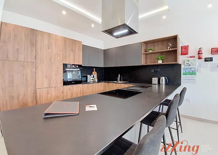 Rooftop Oasis With Plunge Pool & Bbq Holiday home *