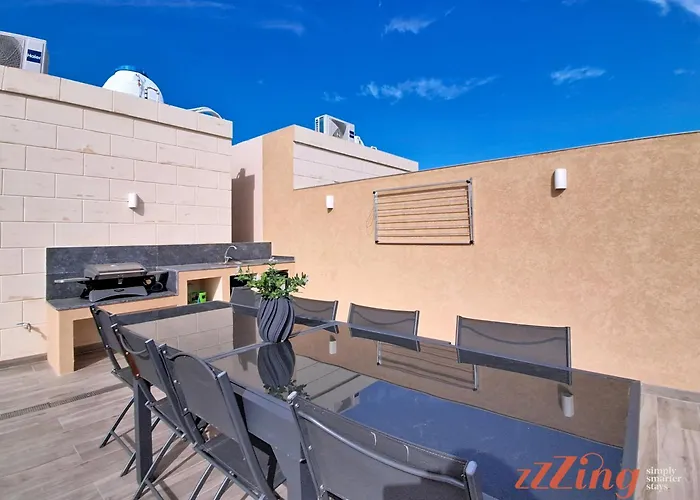 Rooftop Oasis With Plunge Pool & Bbq *