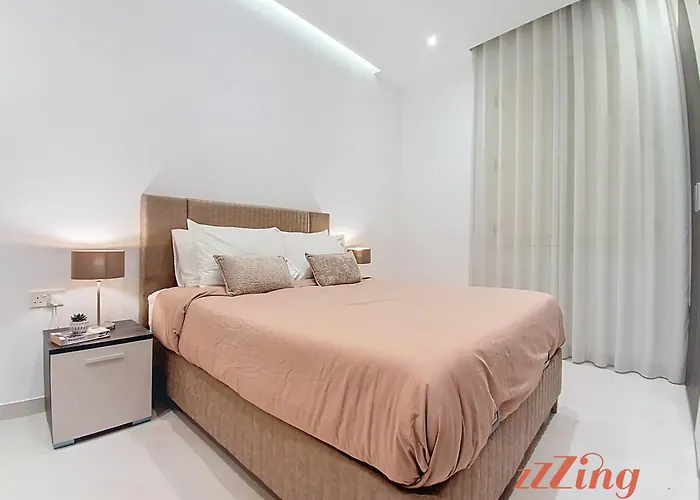 Rooftop Oasis With Plunge Pool & Bbq