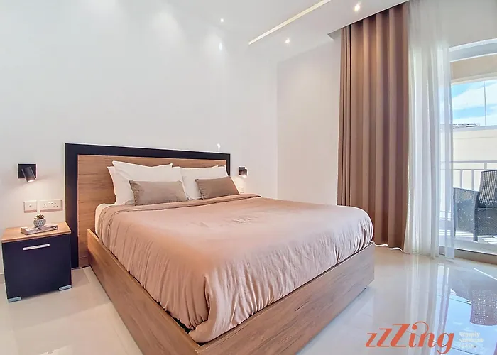 Rooftop Oasis With Plunge Pool & Bbq