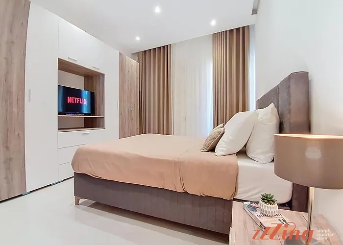 Case de vacanță Rooftop Oasis With Plunge Pool & Bbq