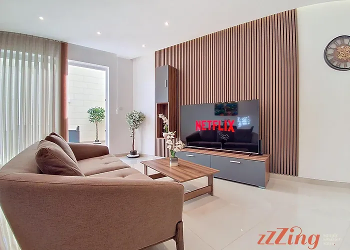 Rooftop Oasis With Plunge Pool & Bbq Holiday home